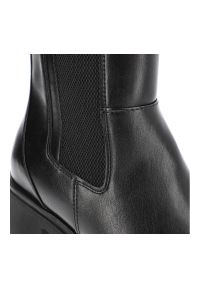 Czarna Kozaki Marco Tozzi Ocieplane Buty Damskie. Kolor: czarny. Materiał: wełna, jeans, syntetyk, futro, skóra ekologiczna. Sezon: zima. Obcas: na obcasie. Styl: klasyczny, elegancki. Wysokość obcasa: średni