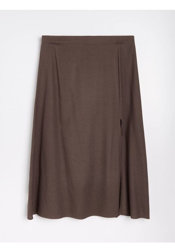 Sinsay - Spódnica midi z rozcięciem z wiskozą i domieszką lnu Plus size - brązowy. Kolekcja: plus size. Kolor: brązowy. Materiał: wiskoza, len