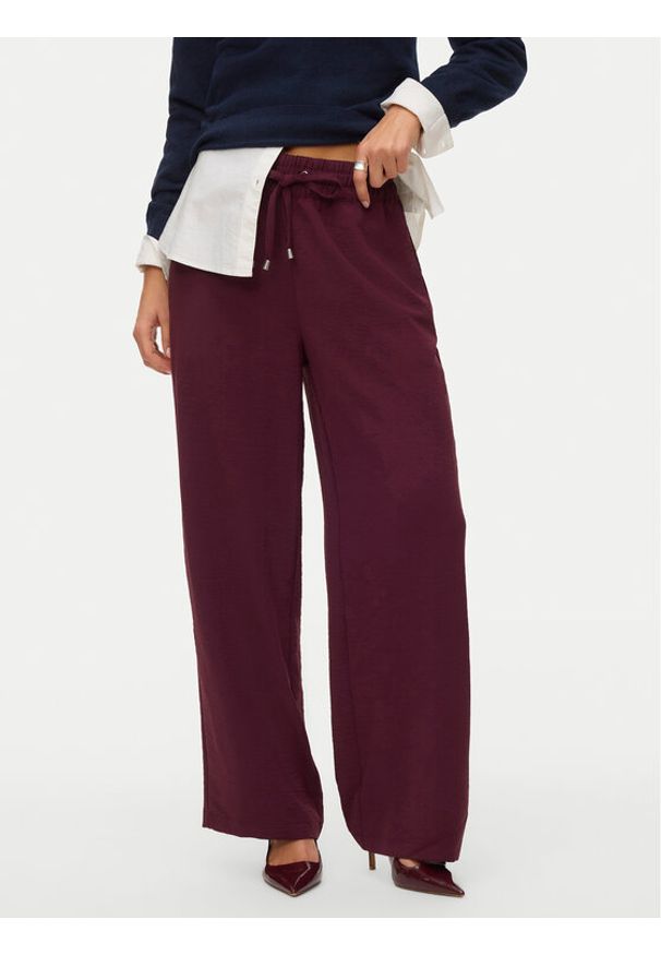 Vero Moda Spodnie dresowe Esme 10338748 Bordowy Regular Fit. Kolor: czerwony. Materiał: syntetyk