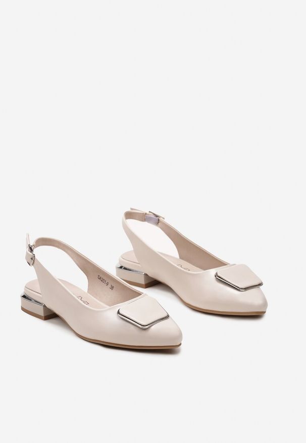 Renee - Beżowe Płaskie Sandały Sling-Back z Noskiem w Szpic i Klamrą ze Skórzaną Wkładką Sitaraga. Zapięcie: klamry. Kolor: beżowy. Materiał: skóra. Wzór: aplikacja. Sezon: lato. Styl: elegancki