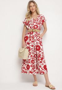 Born2be - Czerwona Wiskozowa Sukienka o Rozkloszowanym Kroju z Ozdobnym Paskiem z Klamrą Zarolena. Okazja: na co dzień, na spacer, na imprezę. Typ kołnierza: dekolt w kształcie V. Kolor: czerwony. Materiał: wiskoza. Sezon: lato. Typ sukienki: rozkloszowane. Styl: casual, elegancki #3