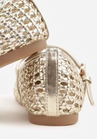 Born2be - Złote Balerinki Ozdobione Plecionką i Paskiem Tesenia. Okazja: na co dzień. Zapięcie: pasek. Kolor: złoty. Materiał: jeans. Wzór: aplikacja. Styl: casual #2