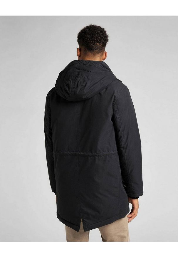 Lee - LEE ESSENTIAL PARKA MĘSKA KURTKA ZIMOWA BLACK L88COD01 112141013. Sezon: zima