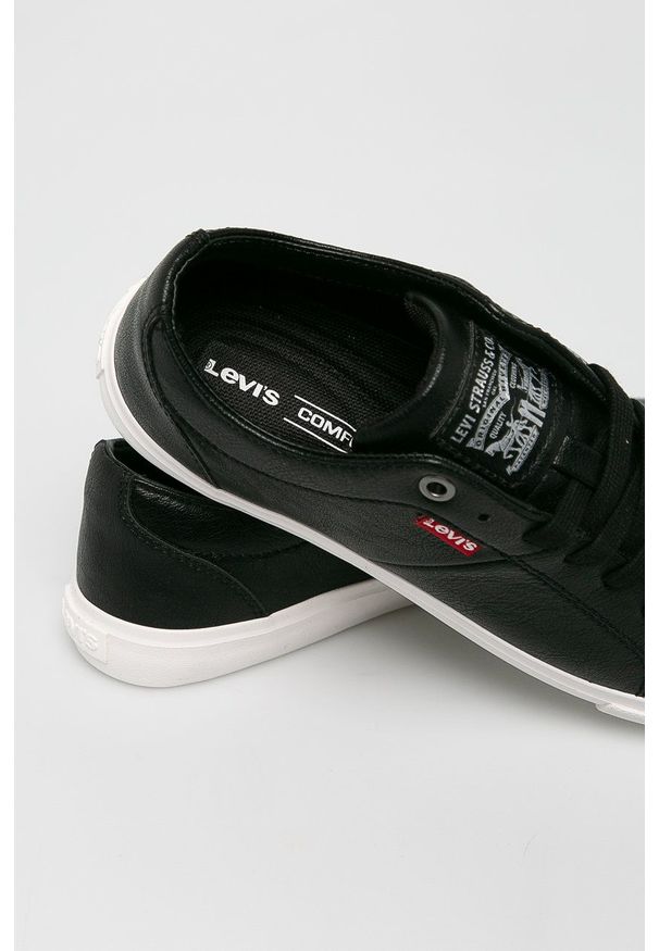 Levi's® - Levi's tenisówki Woods W.. Okazja: na spotkanie biznesowe. Nosek buta: okrągły. Zapięcie: sznurówki. Kolor: czarny. Materiał: guma. Styl: biznesowy