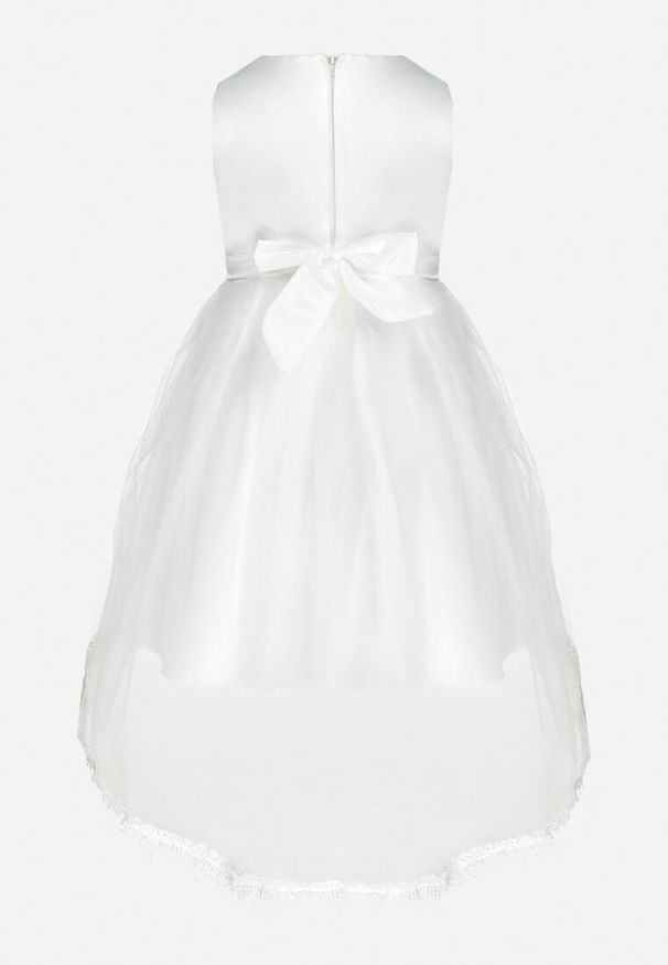 Born2be - Biała Elegancka Sukienka z Wiązanym Paskiem i Motywem Róż z Tiulowym Dołem Adenie. Kolor: biały. Materiał: tiul. Długość rękawa: bez rękawów. Wzór: aplikacja, koronka, haft. Typ sukienki: rozkloszowane. Styl: elegancki