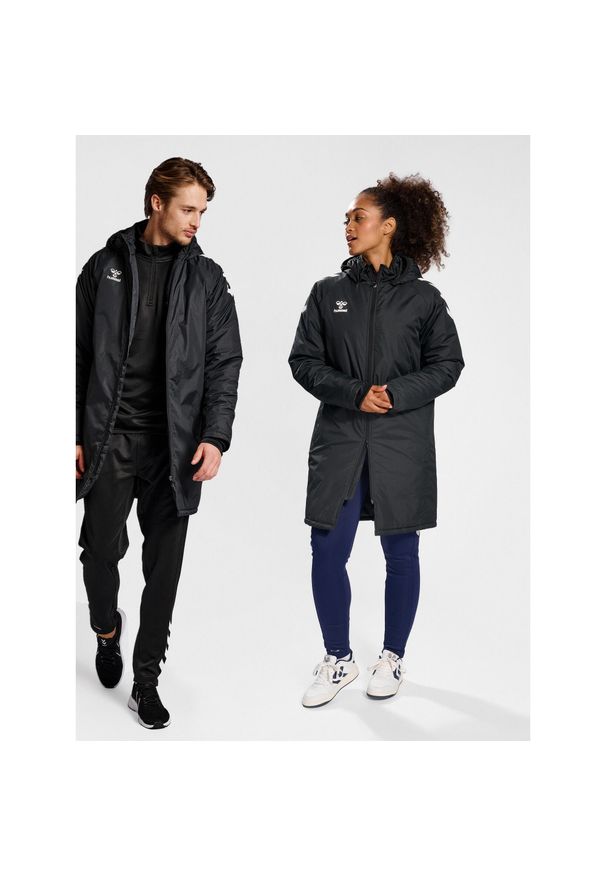 Kurtka Hummel Bench. Kolor: czarny. Sport: piłka nożna