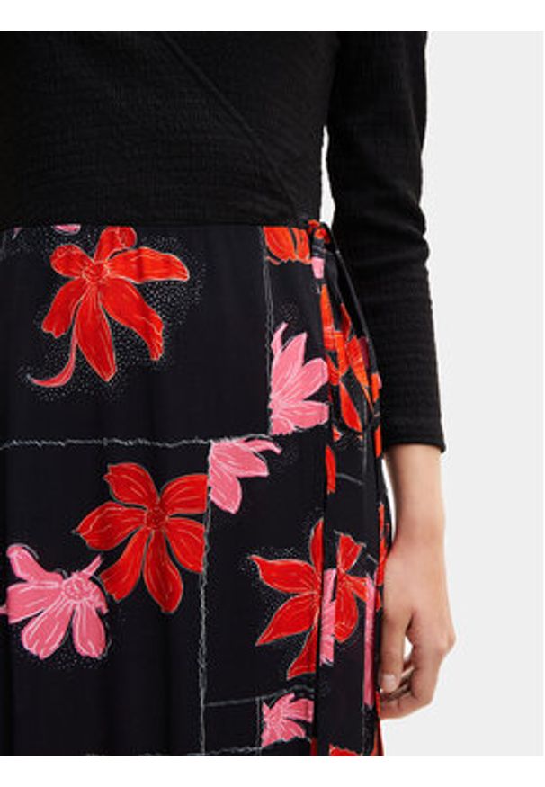 Desigual Sukienka letnia Memphis 24SWVW37 Czarny Regular Fit. Kolor: czarny. Materiał: syntetyk. Sezon: lato