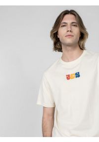outhorn - T-shirt z nadrukiem męski - kremowy. Okazja: na co dzień. Kolor: kremowy. Materiał: dzianina, bawełna. Wzór: nadruk. Styl: casual #10