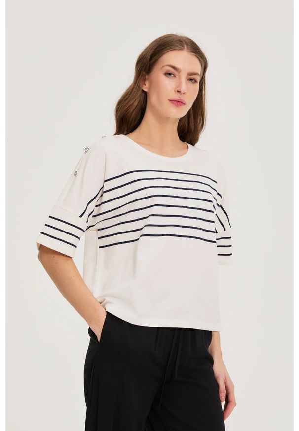 MOODO - Bluza w paski biała. Kolor: biały. Materiał: elastan, bawełna. Wzór: paski