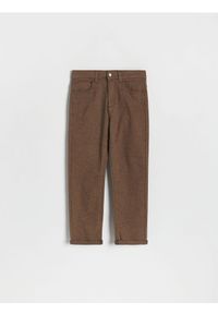 Reserved - Strukturalne spodnie regular - ciemnobrązowy. Kolor: brązowy. Materiał: bawełna, tkanina