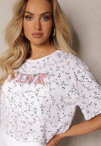 Renee - Biały Oversize T-shirt Krótki z Bawełny Ozdobiony Napisem i Printem Dawene. Okazja: na co dzień. Kolor: biały. Materiał: bawełna. Długość: krótkie. Wzór: aplikacja, napisy, nadruk. Styl: casual