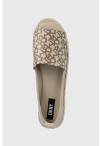 DKNY - Dkny espadryle Magan kolor beżowy na platformie K1209515. Kolor: beżowy. Materiał: materiał, guma. Obcas: na platformie #5