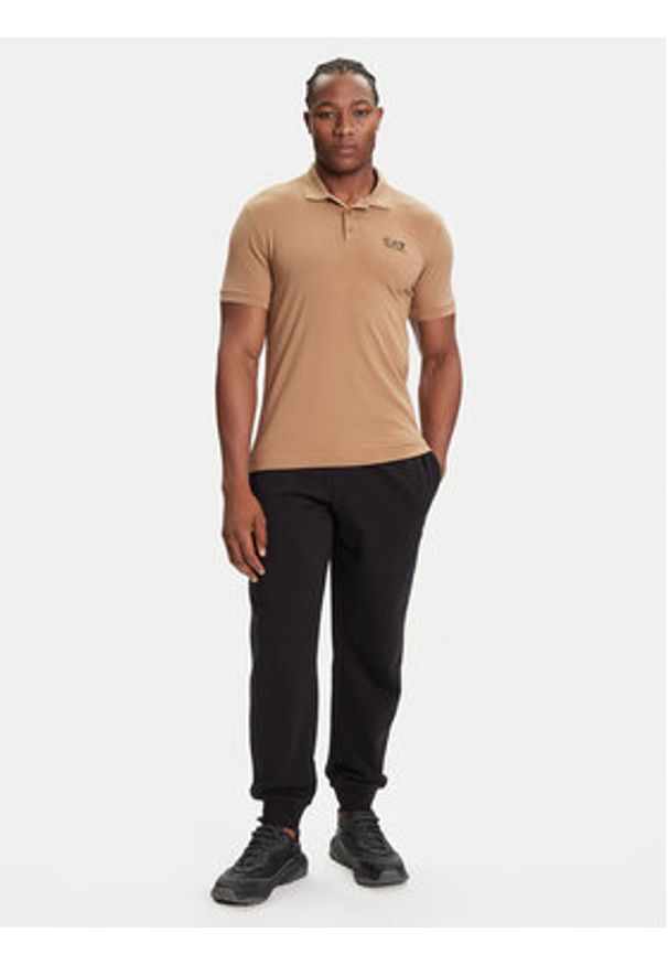 EA7 Emporio Armani Polo 8NPF14 PJVQZ U6171 Beżowy Regular Fit. Typ kołnierza: polo. Kolor: beżowy. Materiał: bawełna