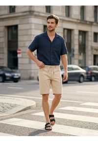 Sinsay - Bawełniane szorty jeansowe - beżowy. Kolor: beżowy. Materiał: bawełna, jeans #1