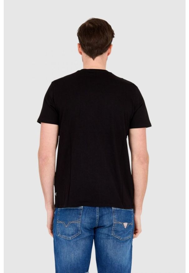 Guess - GUESS T-shirt czarny slim fit. Kolor: czarny. Wzór: aplikacja