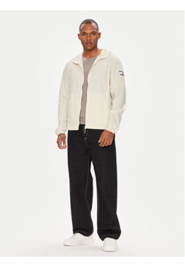 Tommy Jeans Kurtka przejściowa DM0DM21669 Beżowy Regular Fit. Kolor: beżowy. Materiał: syntetyk