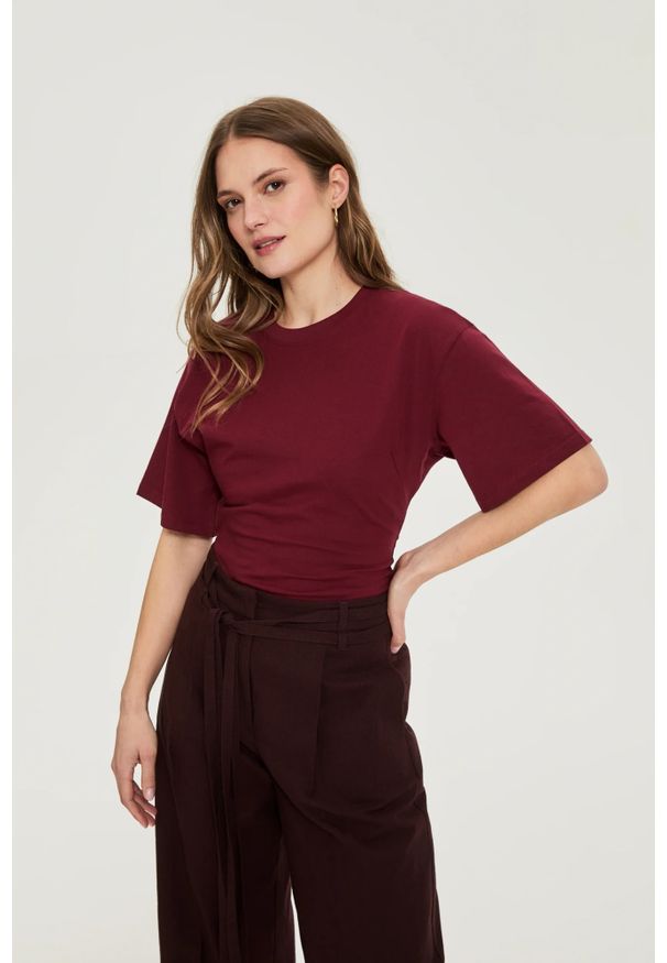 MOODO - T-shirt z szerokimi rękawami burgunowy. Materiał: bawełna