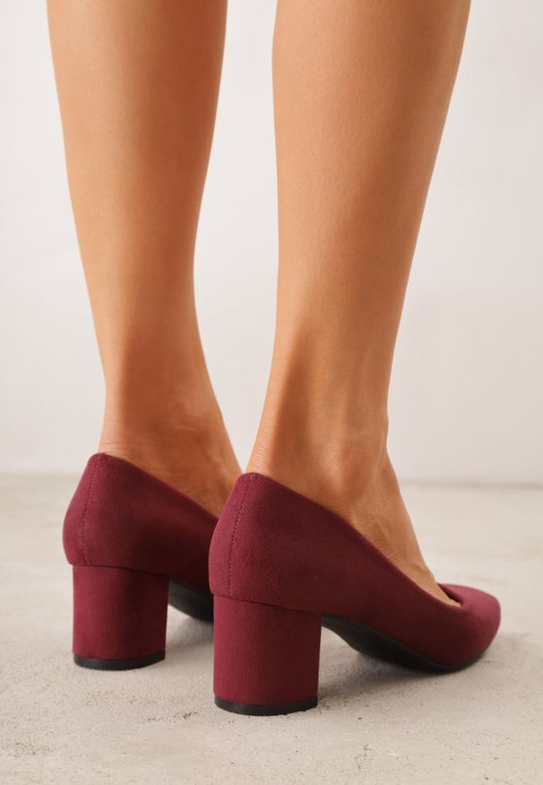 Born2be - Bordowe Klasyczne Czółenka na Obcasie Katrie. Kolor: czerwony. Wzór: jednolity, gładki. Obcas: na obcasie. Styl: klasyczny. Wysokość obcasa: średni