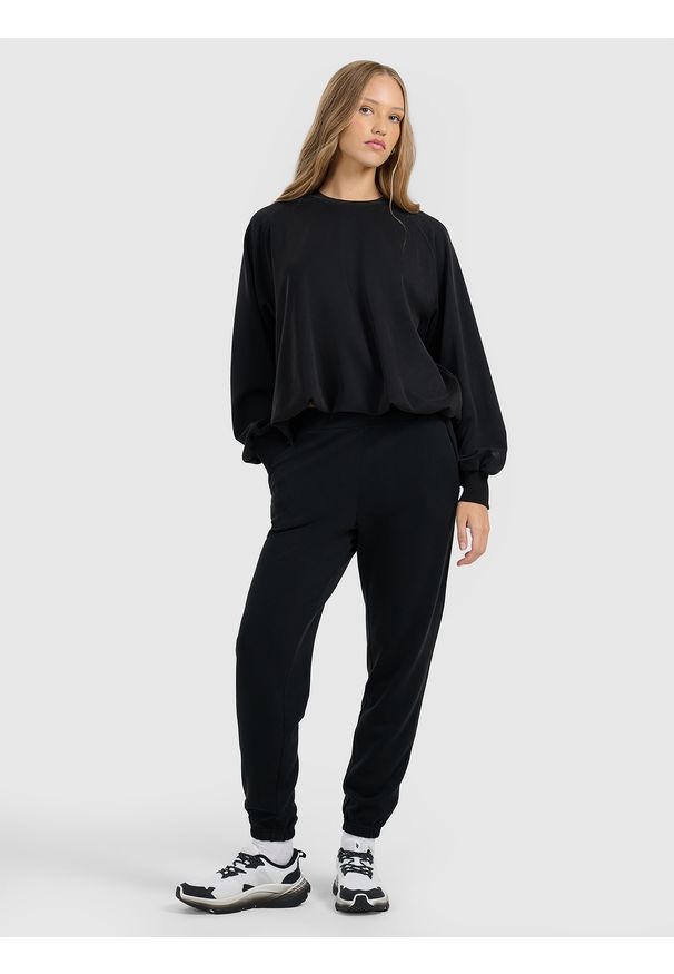 4f - 4F Bluza dresowa nierozpinana z modalem damska - czarna L. Okazja: na co dzień. Kolor: czarny. Materiał: dresówka. Styl: casual