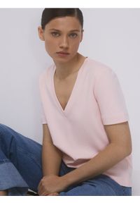 Reserved - T-shirt z bawełny merceryzowanej - pastelowy róż. Kolor: różowy. Materiał: bawełna. Wzór: gładki #1