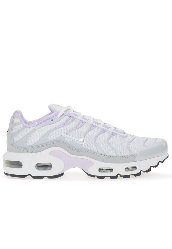 Buty Nike Air Max Plus CD0609-108 - białe. Kolor: biały. Materiał: guma, syntetyk, materiał. Szerokość cholewki: normalna. Sezon: lato. Model: Nike Air Max