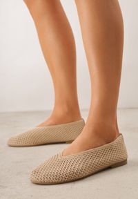 Renee - Ciemnobeżowe Balerinki VICES z Plecioną Cholewką Mahala. Okazja: na co dzień. Kolor: beżowy. Szerokość cholewki: normalna. Styl: boho, casual, elegancki #4