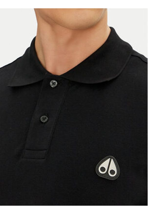 Moose Knuckles Polo Everett M34MT712 Czarny Slim Fit. Typ kołnierza: polo. Kolor: czarny. Materiał: bawełna