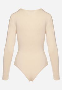 Born2be - Beżowe Body z Głębokim Dekoltem i Marszczeniem w Talii Ilabra. Kolor: beżowy. Materiał: tkanina #3