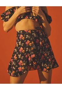 LOVE & ROSE - Mini spódnica w kwiatowy wzór Cholula. Kolor: czarny. Materiał: wiskoza, zamsz. Wzór: kwiaty. Styl: boho #1