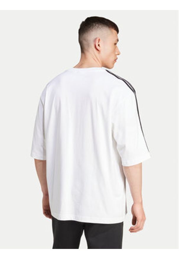 Adidas - adidas T-Shirt adicolor IZ2474 Biały Oversize. Kolor: biały. Materiał: bawełna