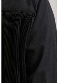 Armani Exchange koszula damska kolor czarny regular z kołnierzykiem klasycznym. Typ kołnierza: kołnierzyk klasyczny. Kolor: czarny. Materiał: materiał. Styl: klasyczny #2