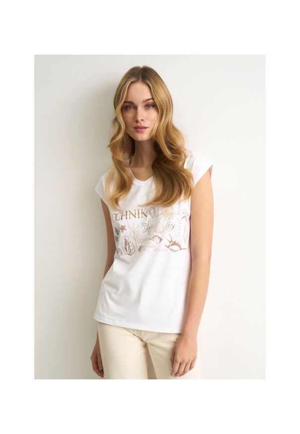 Ochnik - Biały T-shirt ze złotym nadrukiem damski. Kolor: biały. Materiał: bawełna. Wzór: nadruk