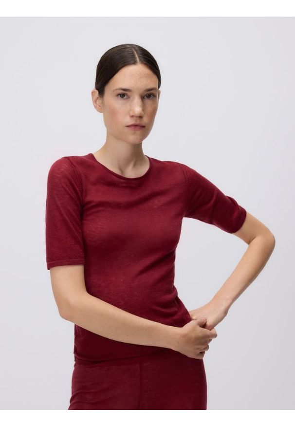 Reserved - Wełniany t-shirt - burgundowy. Kolor: czerwony. Materiał: wełna. Styl: klasyczny