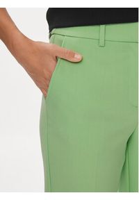 YAS Spodnie materiałowe Likka 26030744 Zielony Regular Fit. Kolor: zielony. Materiał: syntetyk #5