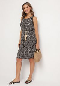 Born2be - Czarna Rozkloszowana Sukienka z Bawełny w Abstrakcyjny Wzór Annivione. Kolor: czarny. Materiał: bawełna. Długość rękawa: na ramiączkach. Styl: elegancki, klasyczny #2