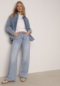 Born2be - Niebieskie Szerokie Jeansy z Bawełną Wysokim Stanem i Paskiem Typu Sznurek Nevinias. Okazja: na co dzień. Stan: podwyższony. Kolor: niebieski. Styl: casual, elegancki #1