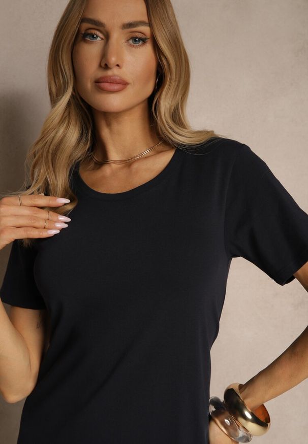 Renee - Granatowa Sukienka z Bawełny o T-shirtowym Fasonie Niliora. Okazja: na co dzień. Kolor: niebieski. Materiał: bawełna. Typ sukienki: sportowe. Styl: sportowy, elegancki, casual