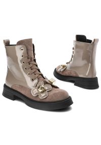 Brązowe Botki S.Barski Modne Buty Damskie. Okazja: na spacer. Zapięcie: zamek. Kolor: brązowy. Materiał: skóra ekologiczna, materiał. Wzór: kwiaty. Obcas: na obcasie. Styl: elegancki. Wysokość obcasa: średni #4