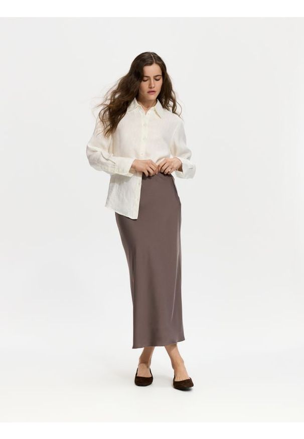 Reserved - Spódnica midi - brązowy. Kolor: brązowy. Materiał: tkanina. Wzór: gładki