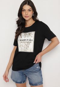 Born2be - Czarny Bawełniany T-shirt Ozdobiony Nadrukiem Nelltaria. Okazja: na co dzień. Kolor: czarny. Materiał: bawełna. Wzór: aplikacja, nadruk. Sezon: lato, wiosna. Styl: elegancki, casual #6
