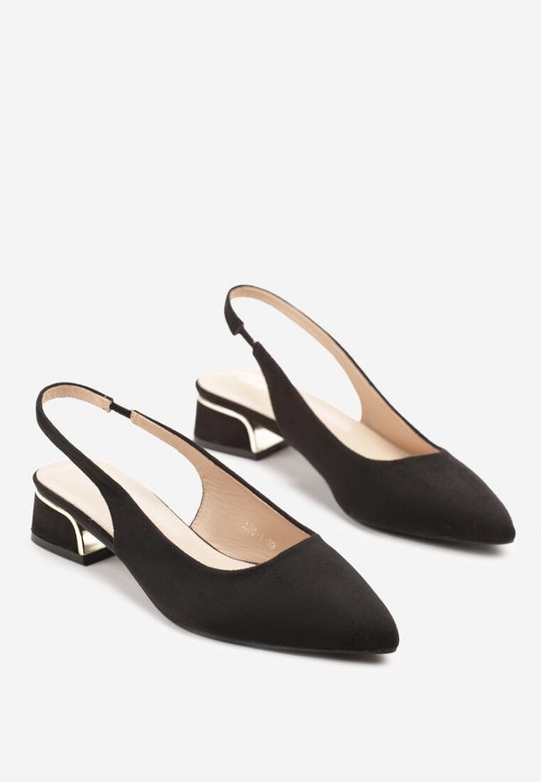 Renee - Czarne Sandały Typu Slingback z Metaliczną Ozdobą Helmio. Okazja: na co dzień. Zapięcie: sprzączka. Kolor: czarny. Materiał: jeans. Wzór: aplikacja. Styl: elegancki, casual