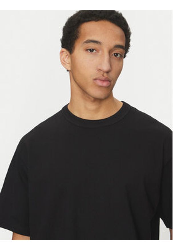 Jack & Jones T-Shirt Manchester 12275656 Czarny Cropped Fit. Kolor: czarny. Materiał: bawełna