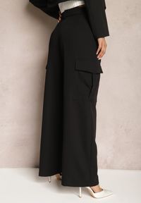 Renee - Czarne Szerokie Spodnie High Waist w Eleganckim Stylu z Kieszeniami Cargo Dekanna. Okazja: na co dzień, na spotkanie biznesowe. Stan: podwyższony. Kolor: czarny. Długość: długie. Styl: elegancki #4