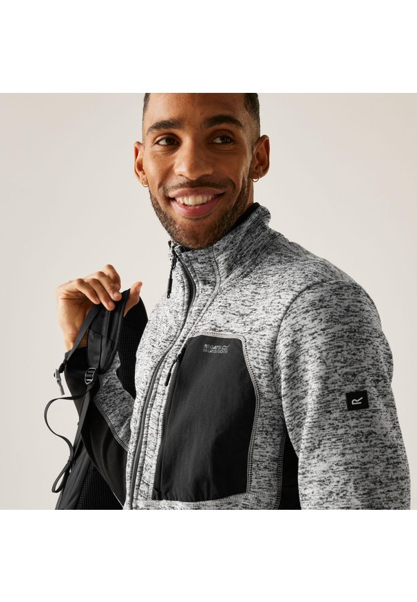 Regatta - Bluza męska rozsuwana Baslinn. Kolor: biały. Materiał: dzianina, materiał, polar. Wzór: melanż. Sport: turystyka piesza