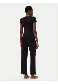 Hunkemöller Piżama Nanna 301483 Czarny Regular Fit. Kolor: czarny. Materiał: wiskoza