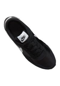 Buty Nike Md Valiant W CN8558-002 białe. Okazja: na co dzień. Kolor: biały. Materiał: syntetyk, guma