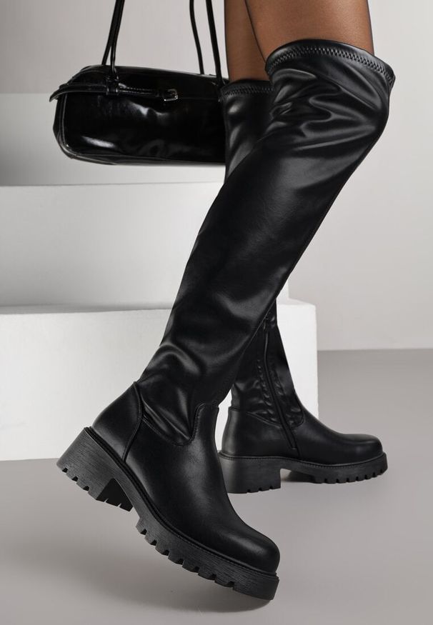 Born2be - Czarne Kozaki z Dopasowaną Cholewką Typu Grunge Adevra. Okazja: na co dzień. Kolor: czarny. Materiał: jeans. Szerokość cholewki: normalna. Styl: klasyczny, casual