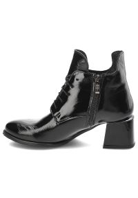 Czarne Botki Armodo Stylowe Obuwie Damskie. Kolor: czarny. Materiał: materiał. Styl: elegancki