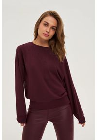 MOODO - Bluza bez kaptura burgundowa. Typ kołnierza: bez kaptura. Kolor: czerwony. Materiał: poliester, bawełna