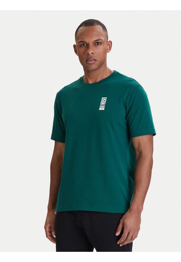 Adidas - adidas T-Shirt Memories Of Sport Poster Graphic KB2507 Zielony Regular Fit. Kolor: zielony. Materiał: bawełna. Styl: sportowy